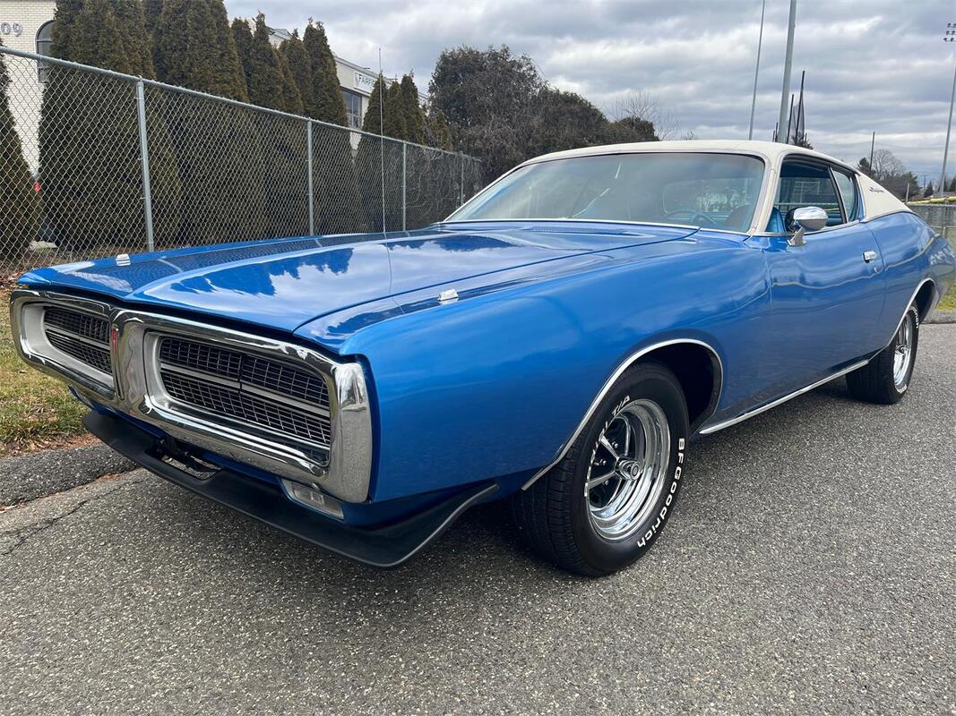1972 Dodge Charger in Milford City, Connecticut front