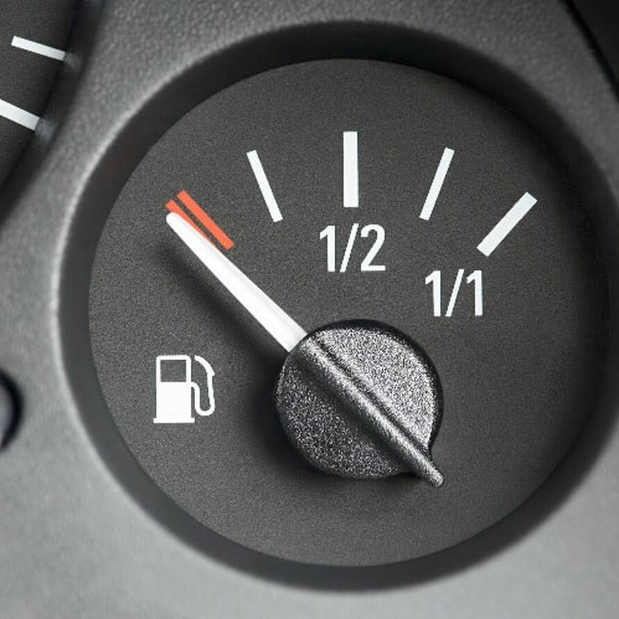 The Crucial Role of a Low Fuel Gauge in Auto Shipping Preparation